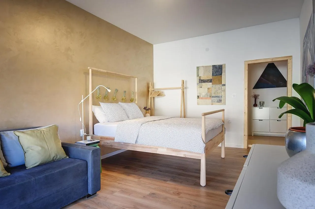 Apartments Forum بولا