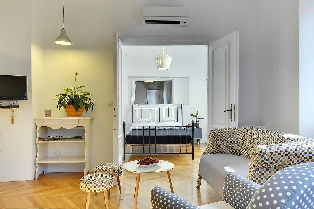 Apartments Forum بولا 0*,  كرواتيا
